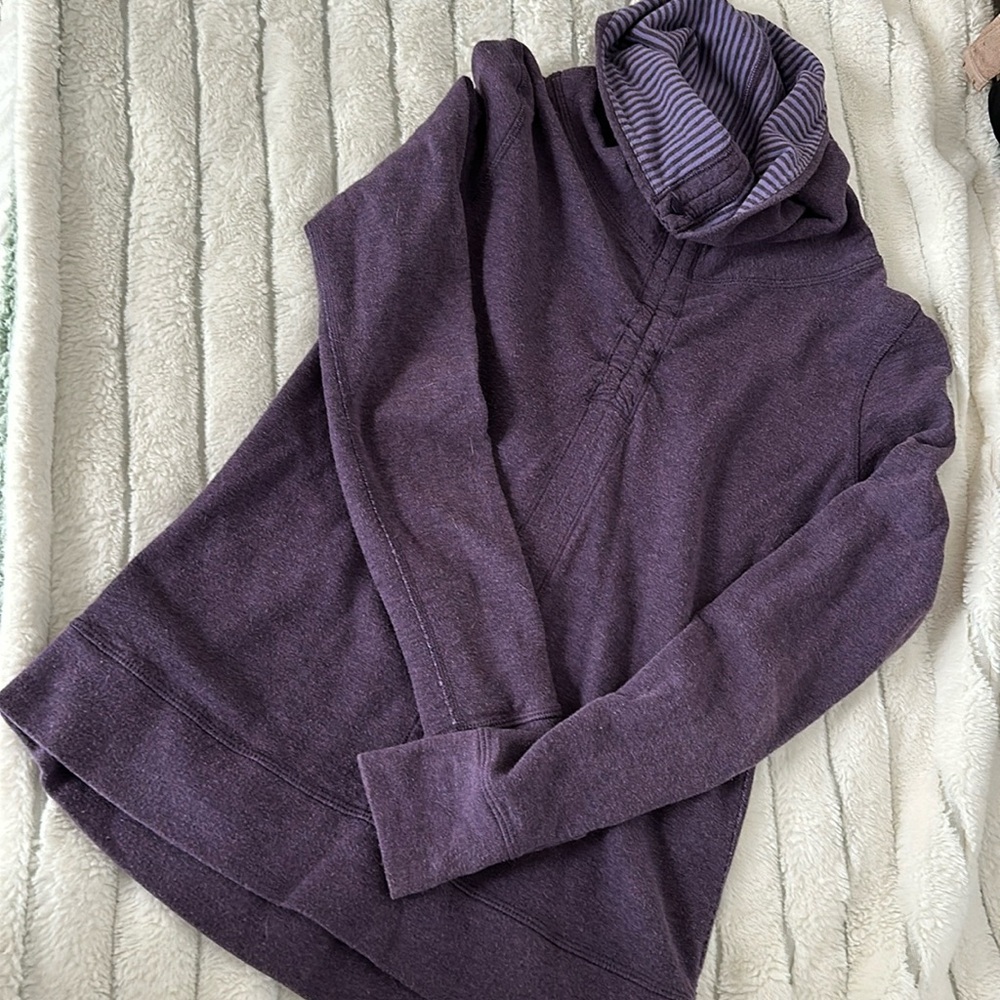 Lululemon purple sweatshirt